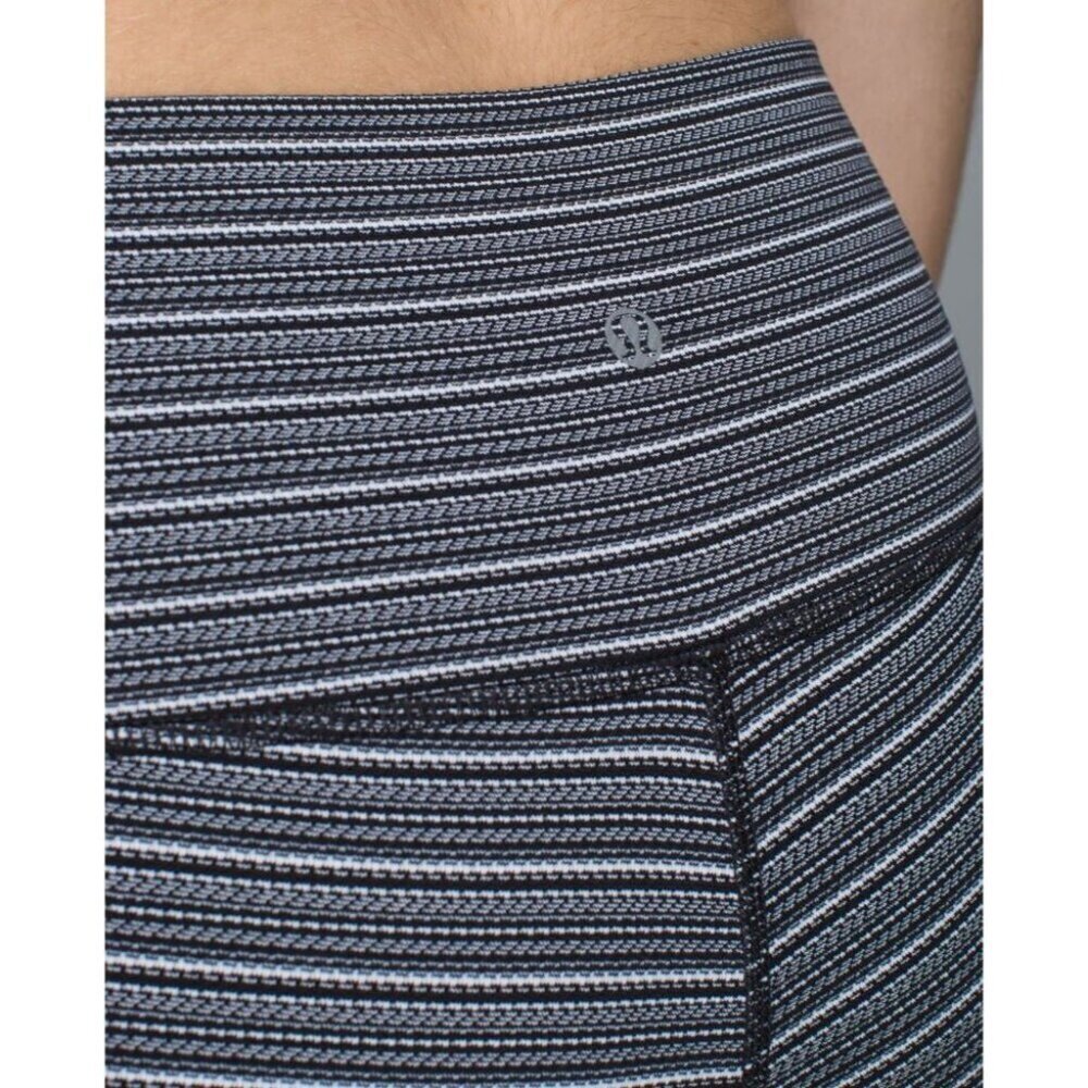 Lululemon High Times Pant Size 4 Textured Stripe Black Deep Coal THROWBACK! - Picture 12 of 13